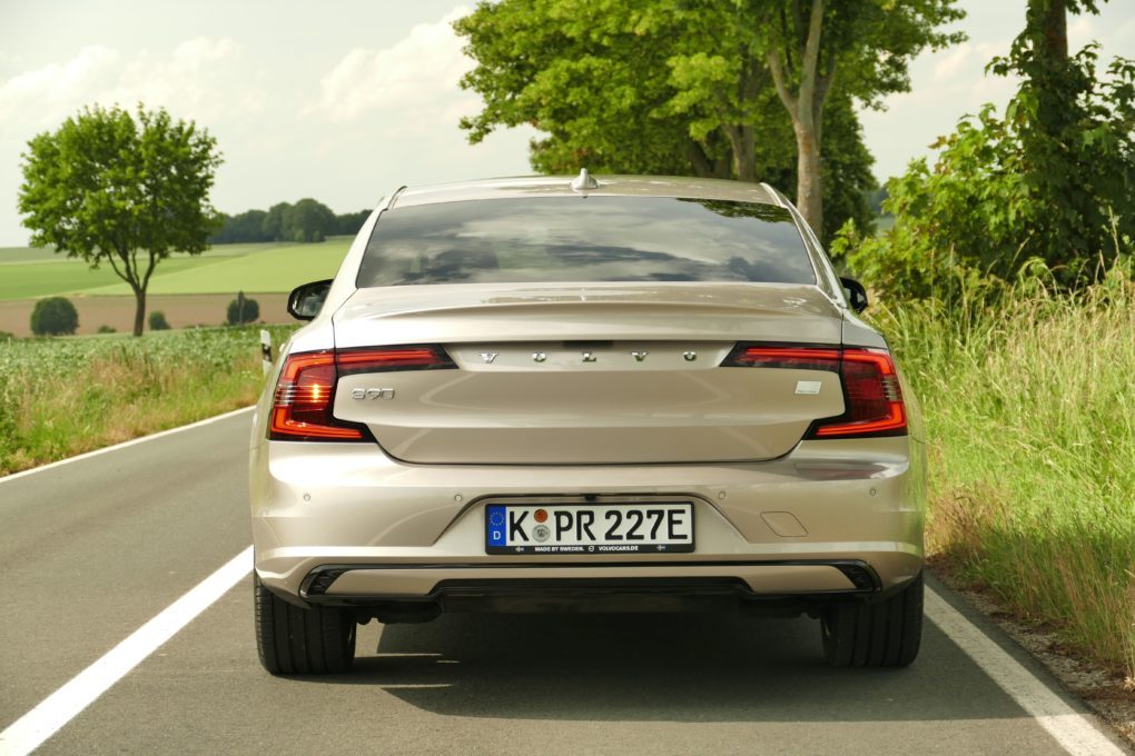 Volvo S90 T8 Recharge rear