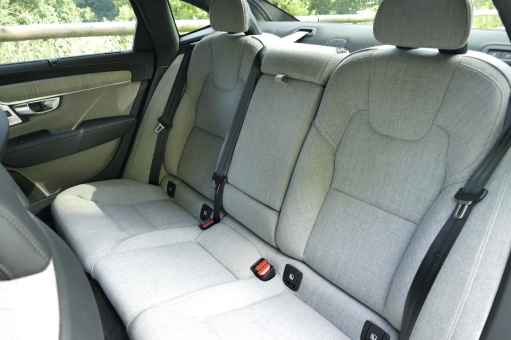 Volvo S90 T8 Recharge rear seat