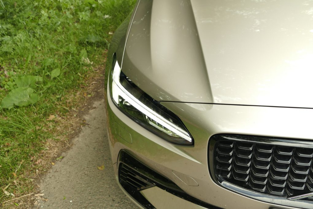 Volvo S90 T8 Recharge Thor's Hammer headlights