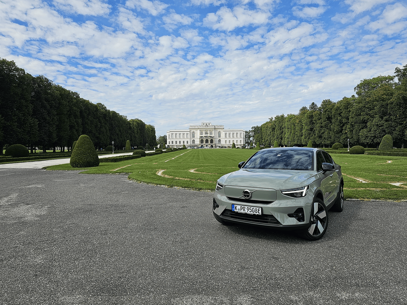 Volvo XC40 Recharge (2023) mit Heckmotor und großem Akku im Test