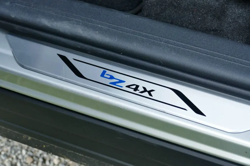 Toyota bZ4X Einstiegsleiste