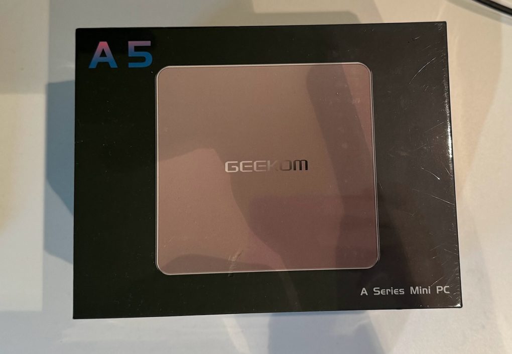 Geekom A5 packaging