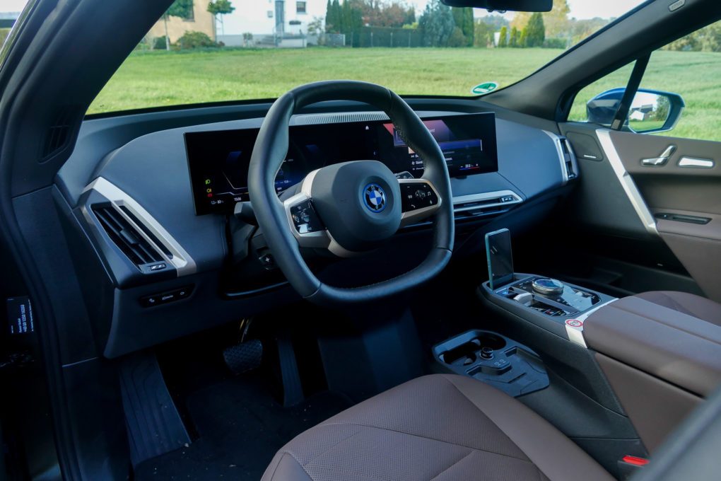 BMW iX xDrive50 interior