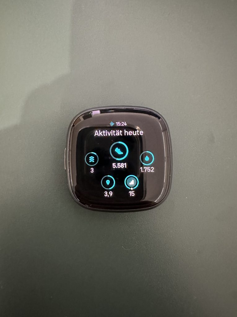 Fitbit Versa 4 Software Activities Widget