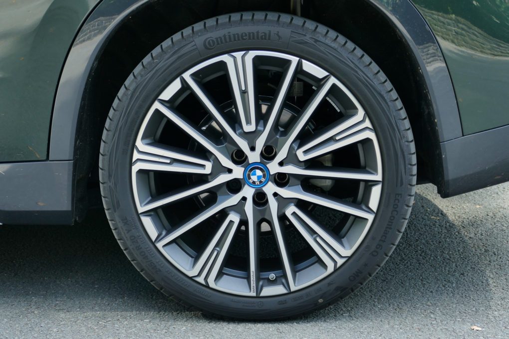 BMW iX1 xDrive30 rim