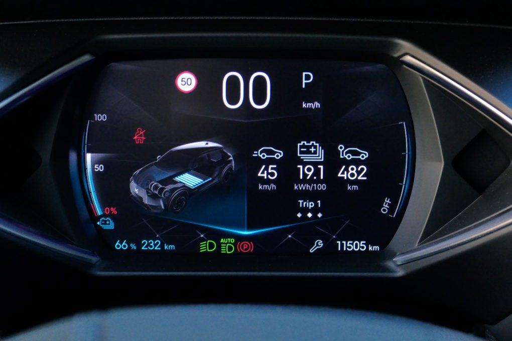 DS3 E-Tense driver display