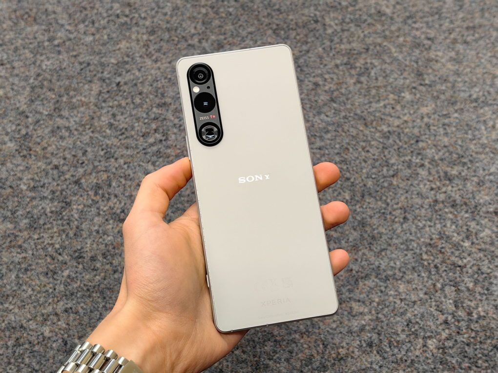 Sony Xperia 1V design