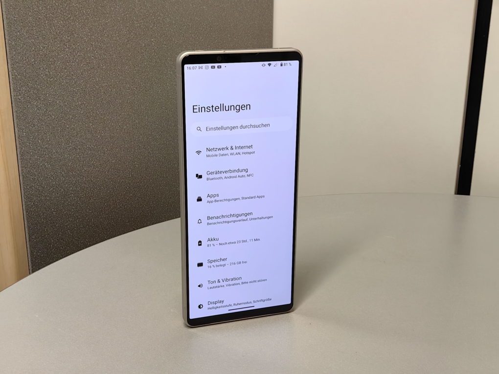 Sony Xperia 1V design