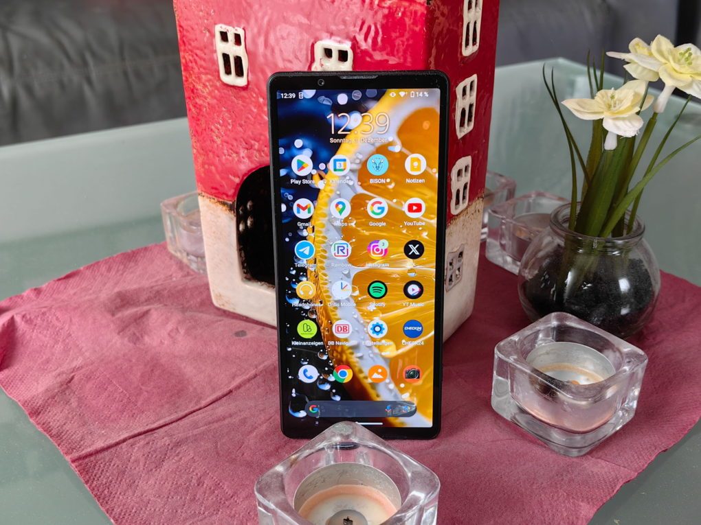 Sony Xperia 5V display