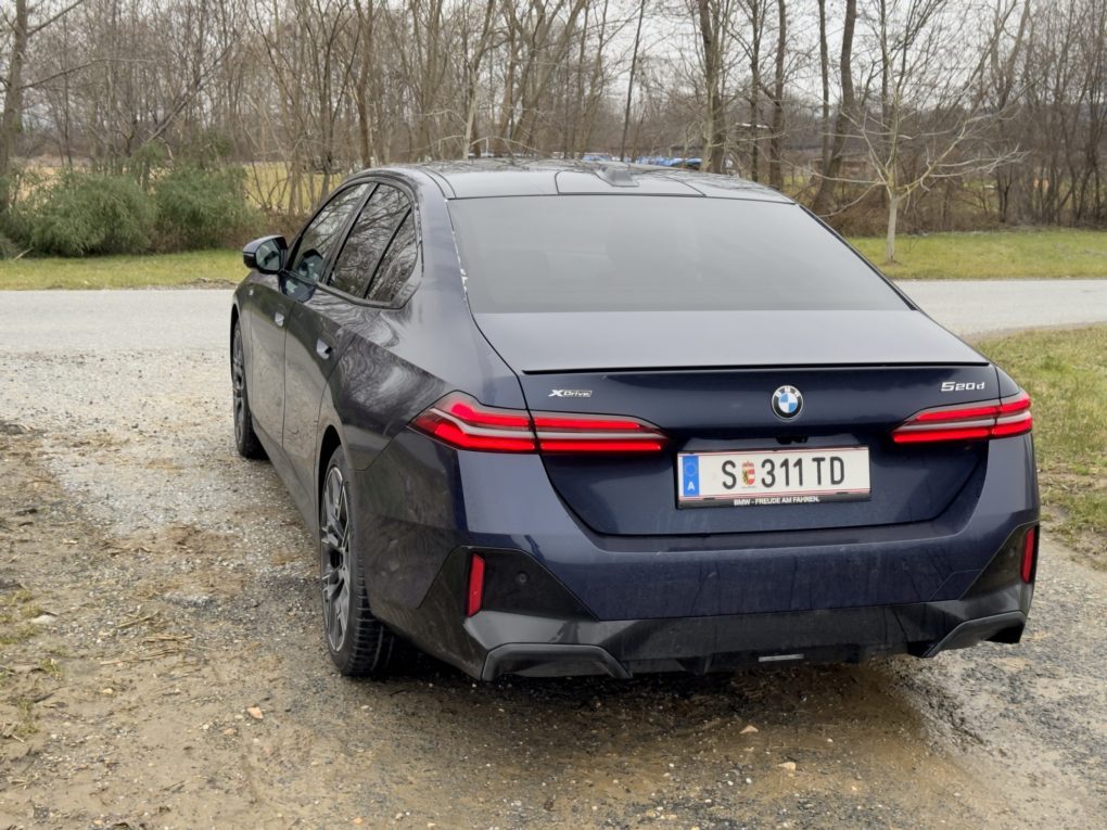 BMW 520d xDrive rear