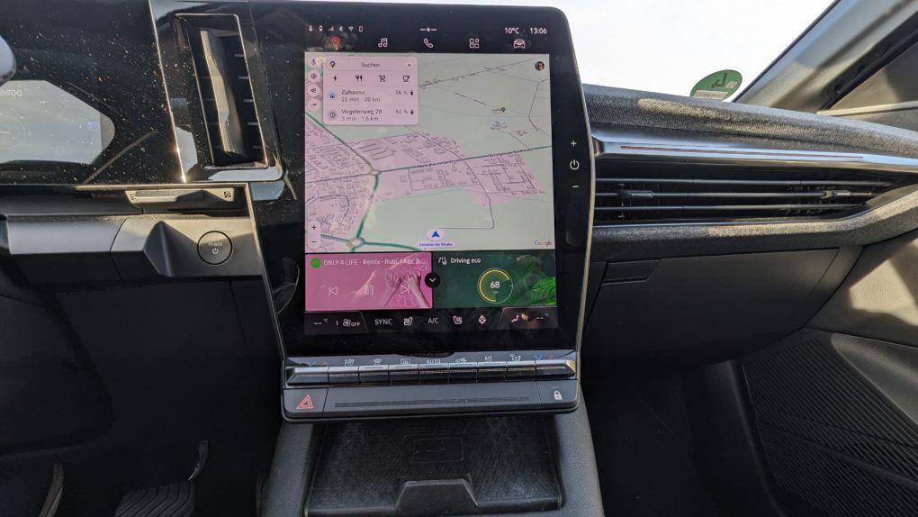 Renault Megane E-Tech infotainment