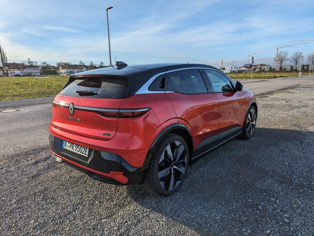 Renault Megane E-Tech seite rechts hinten