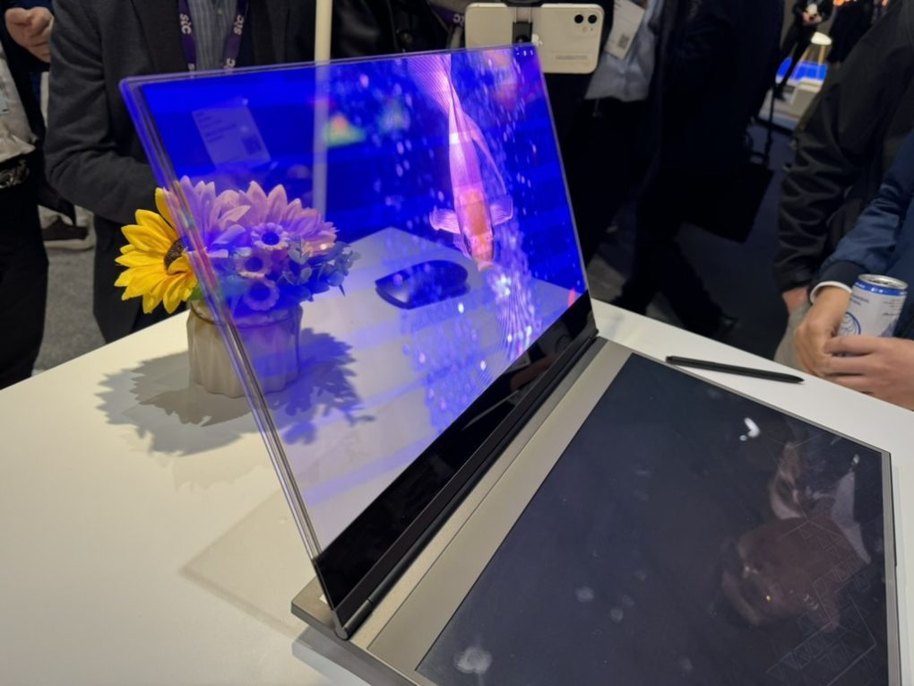 Lenovo ThinkBook Transparent Display viewing angle