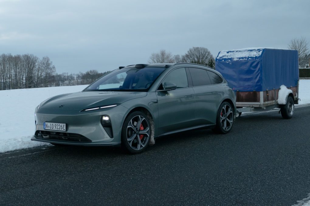 NIO ET5 touring trailer