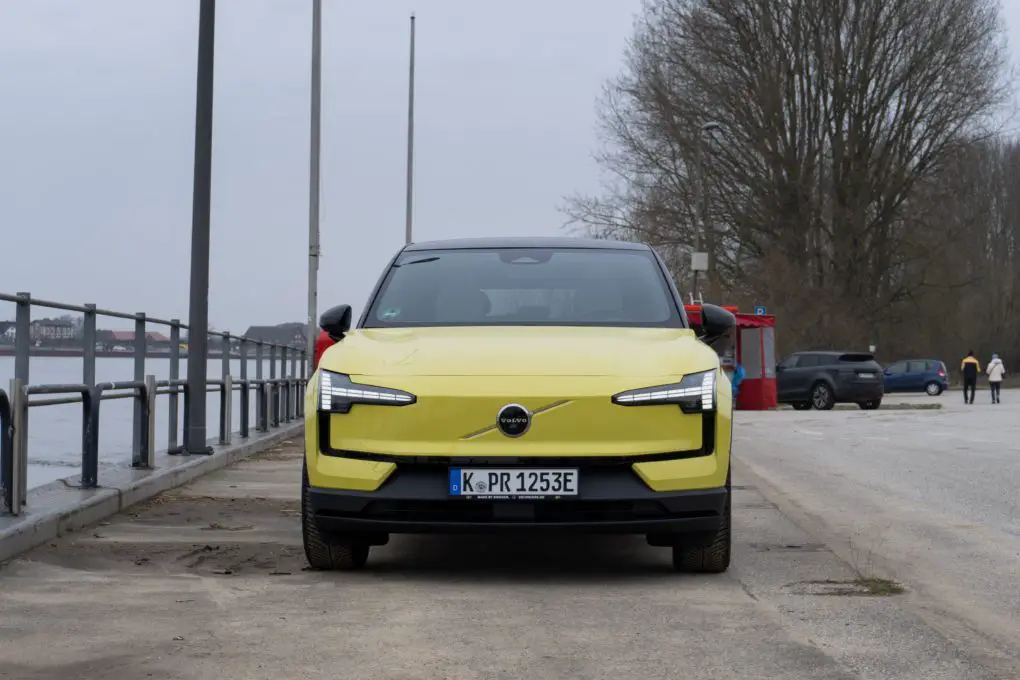 Volvo EX30 Yellow Front