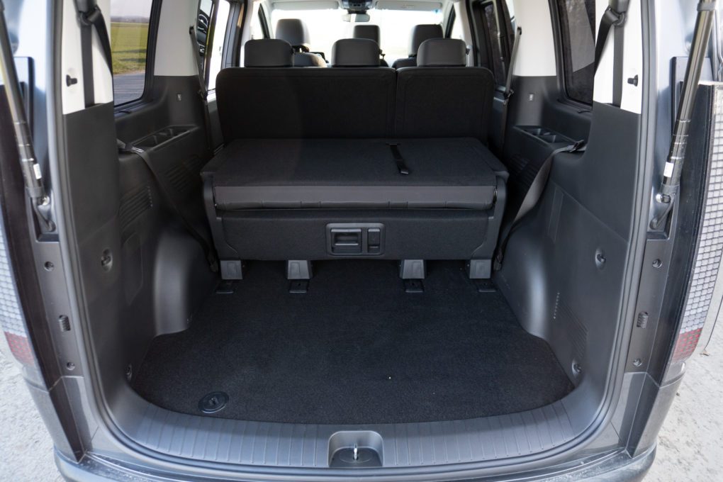 Hyundai Staria bench seats (2)