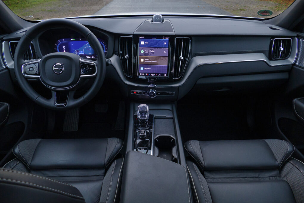 Volvo XC60 T8 Recharge Cockpit