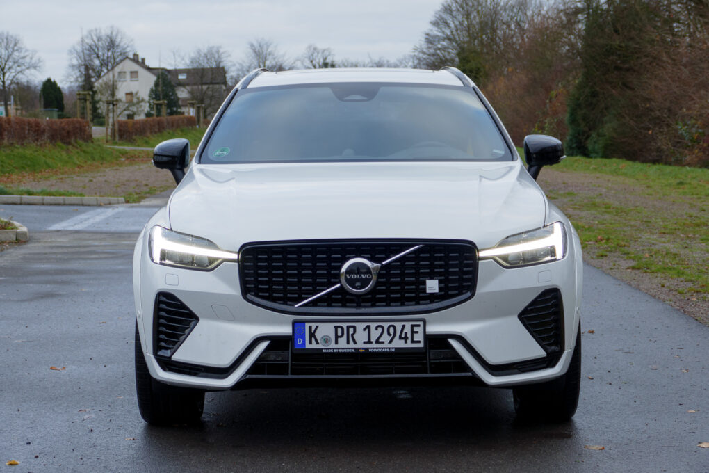 Volvo XC60 T8 Recharge Front