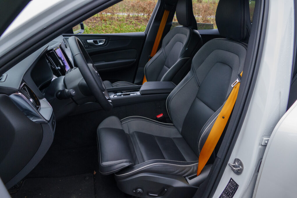 Volvo XC60 T8 Recharge Vordersitze