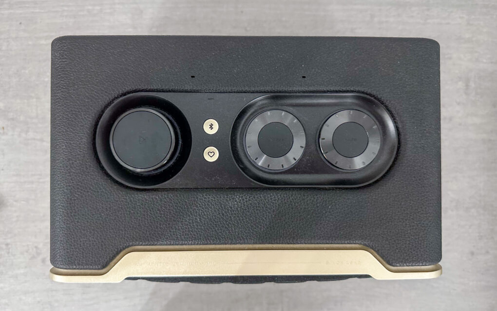 JBL Authentics 200 Oberseite