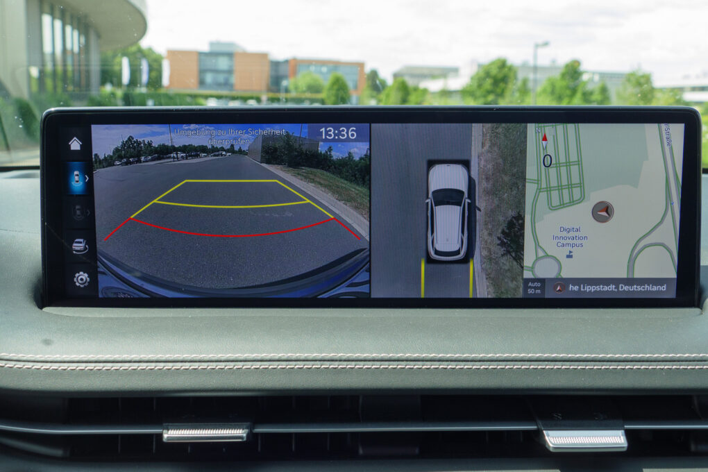Genesis GV70 Display 2
