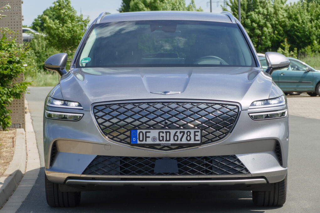 Genesis GV70 Front
