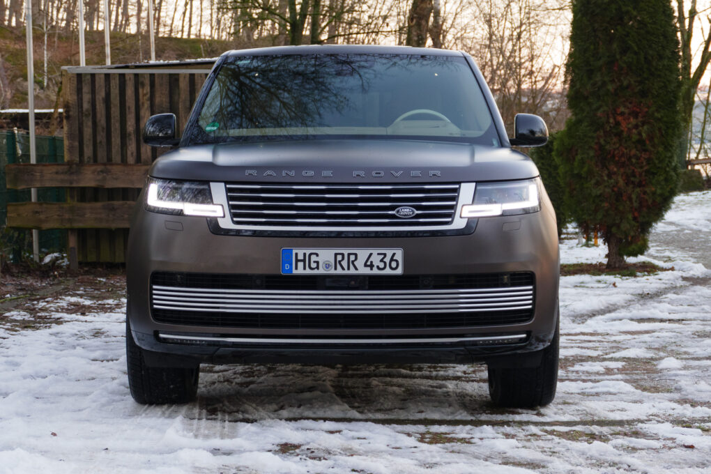 Land Rover Range Rover SV Front