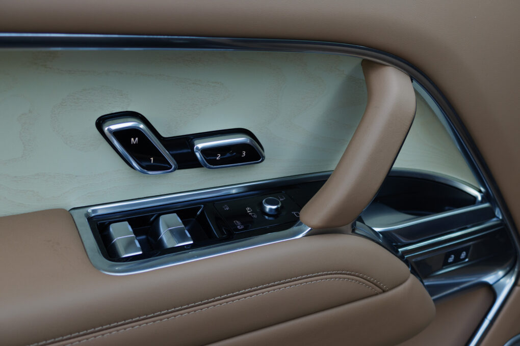 Land Rover Range Rover SV Türtafel