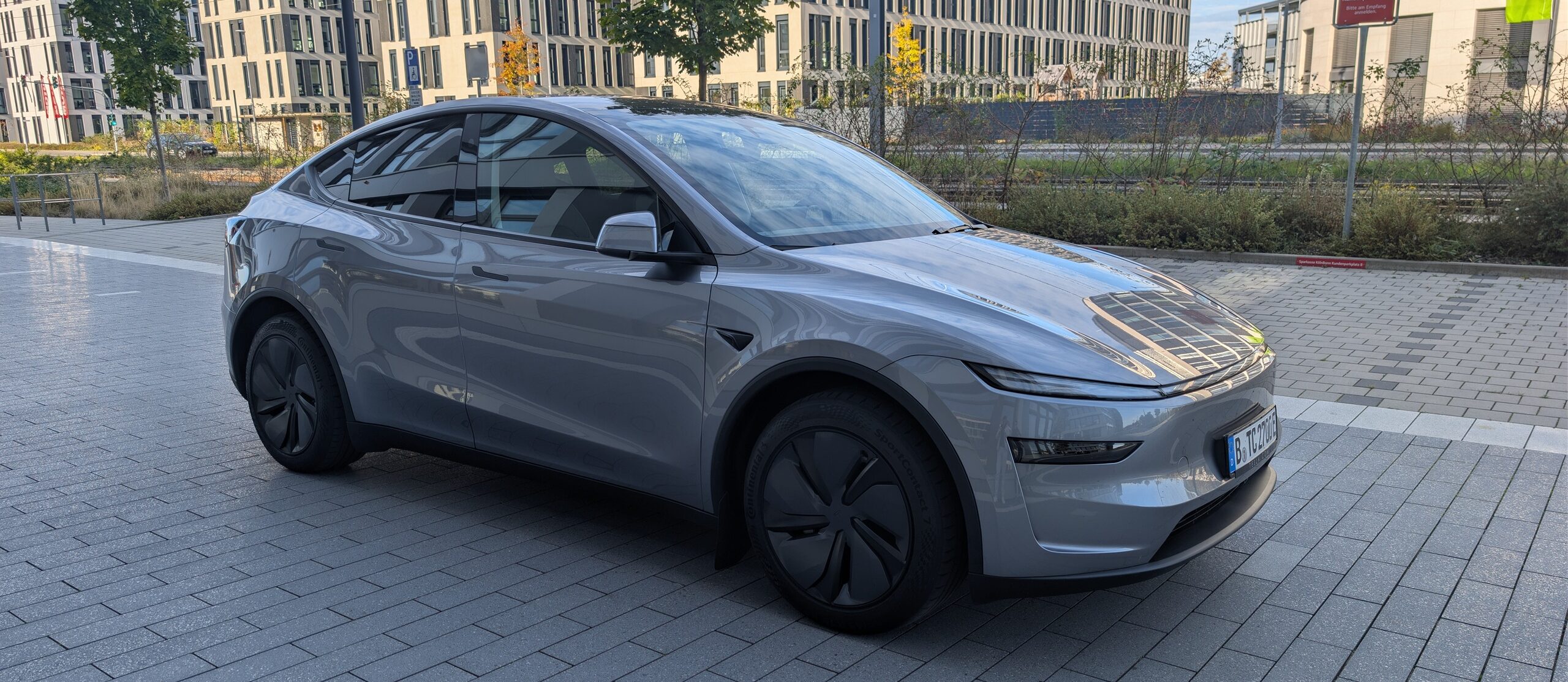 Model Y Seitlich