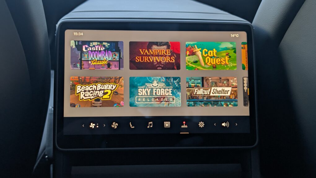 Tesla Model Y Display Fond