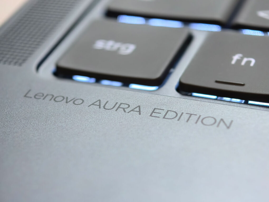 Lenovo Yoga Pro 9i Aura Edition Design 5