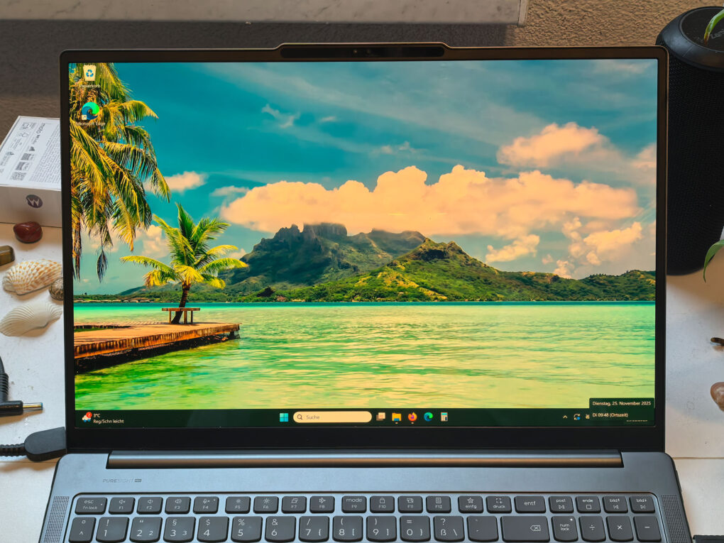 Lenovo Yoga Pro 9i Aura Edition Display 1