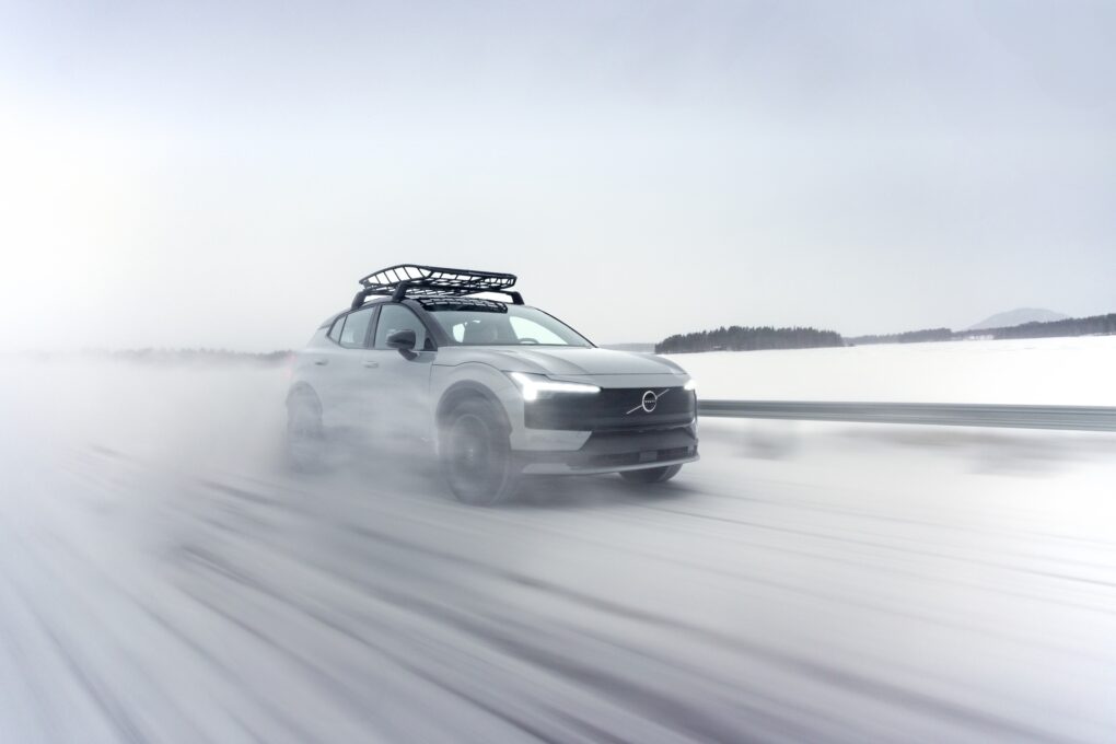 Volvo EX30 Cross Country Dynamisch