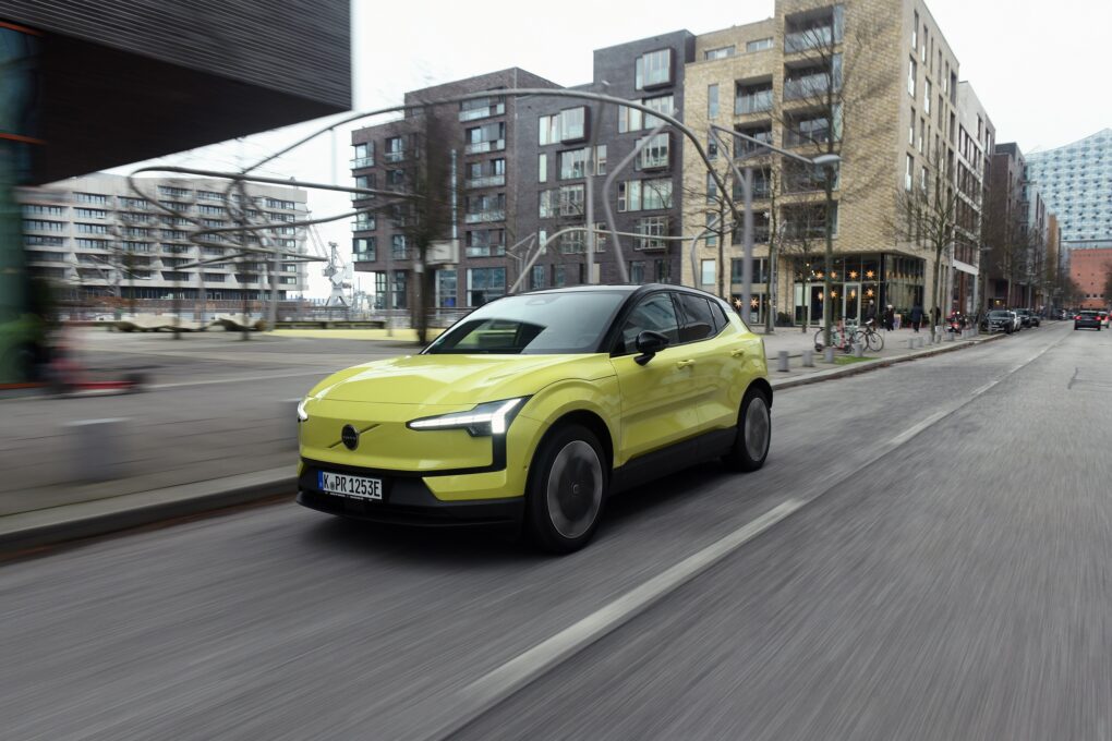 Volvo EX30 Gelb