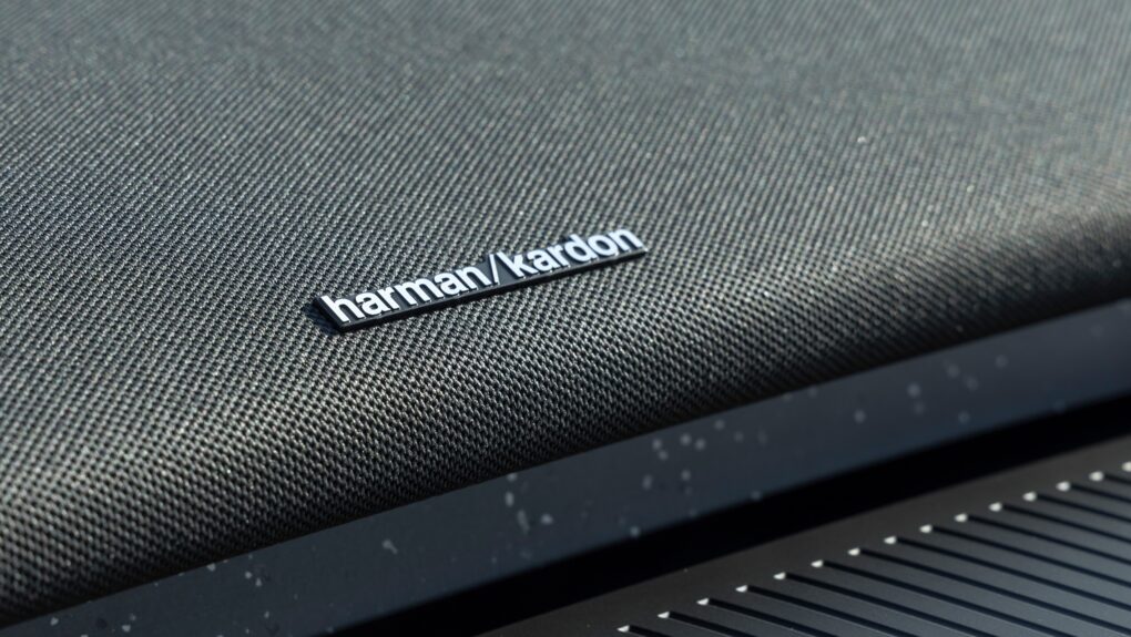 Volvo EX30 Harman Kardon