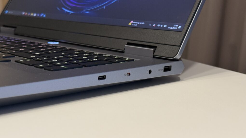 Lenovo LOQ 17IRX10 Anschlüsse rechts