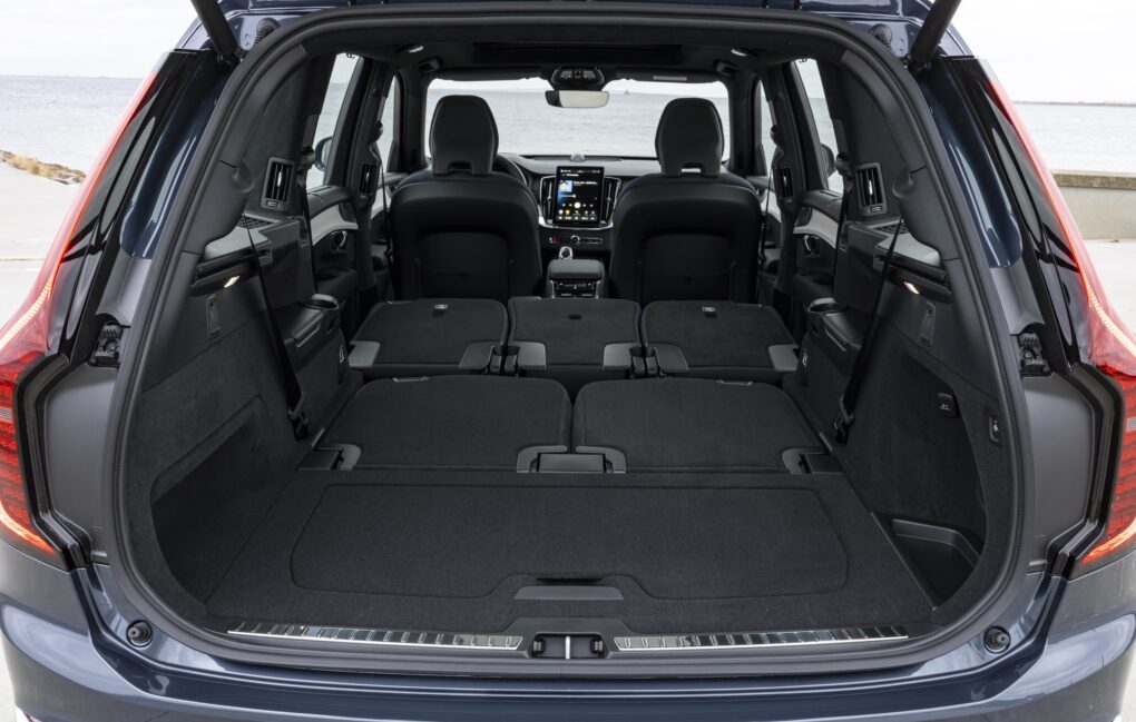 Volvo XC90 Kofferraum flat