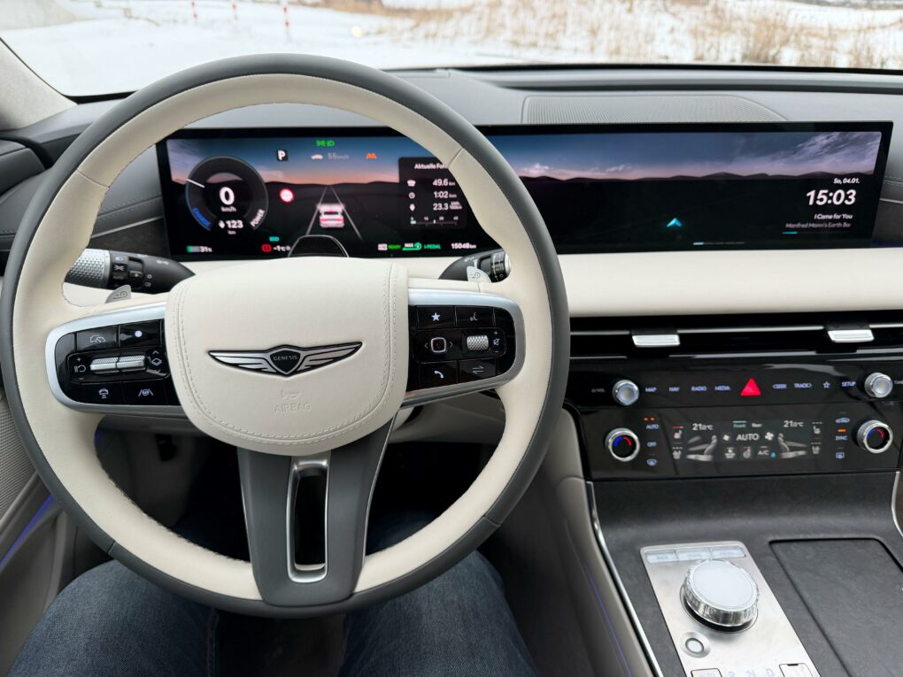 Genesis G80 Cockpit