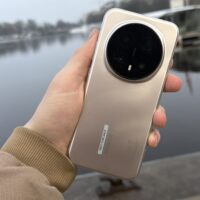 Ein Foto der Rückseite des Honor Magic8 Pro