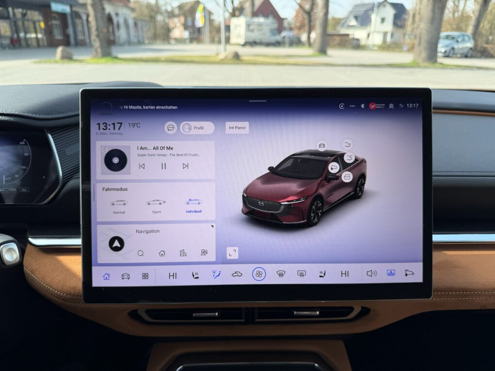 Mazda 6e Infotainment 1