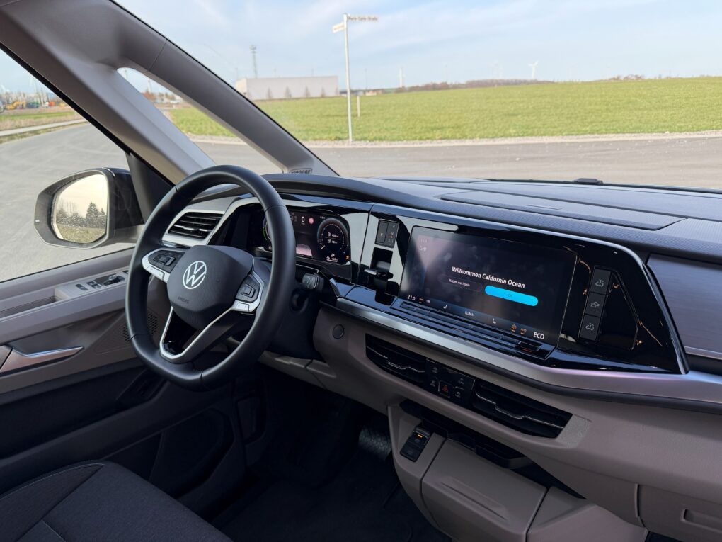 VW California eHybrid Cockpit vorne
