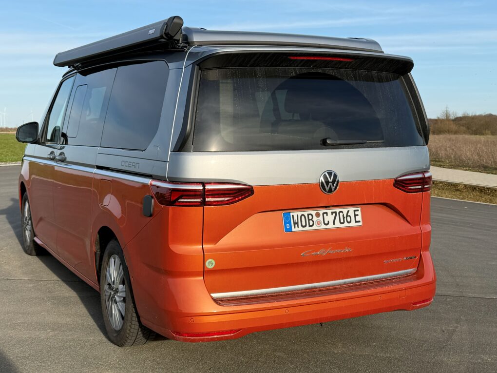 VW California eHybrid heck schräg 2