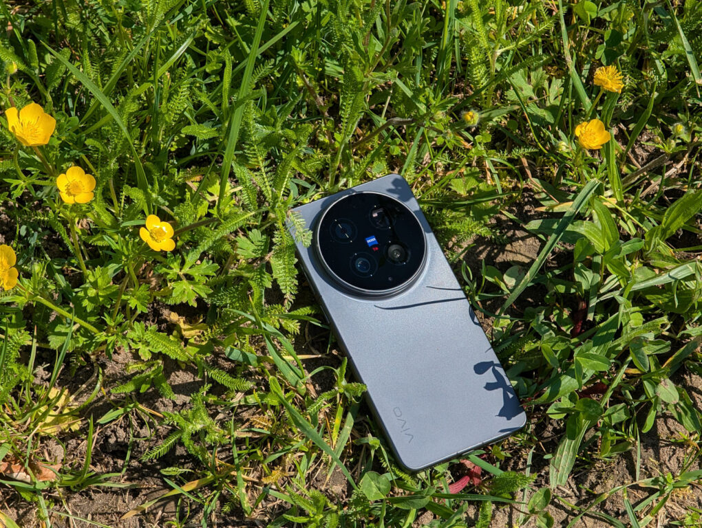 Vivo X300 Ultra Design 2