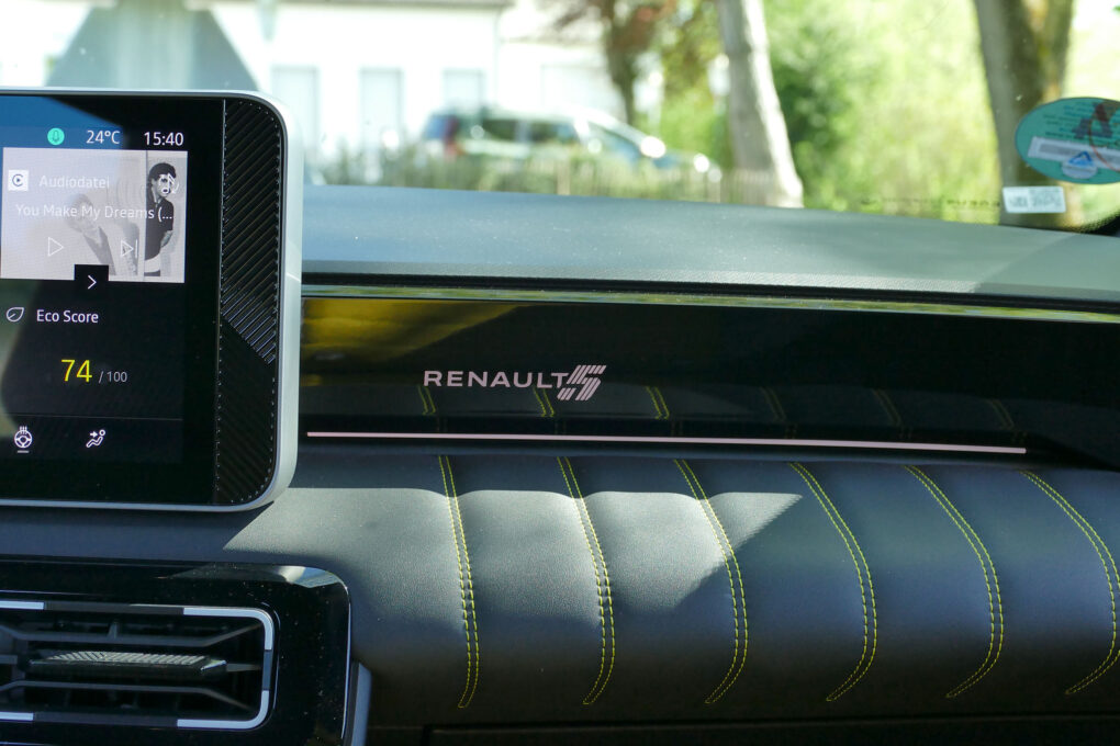 Renault 5 E-Tech Schriftzug Amaturenbrett