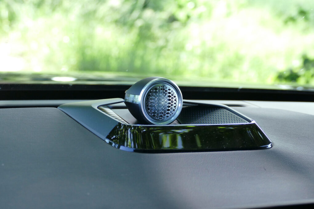 Volvo ES90 Bowers & Wilkins