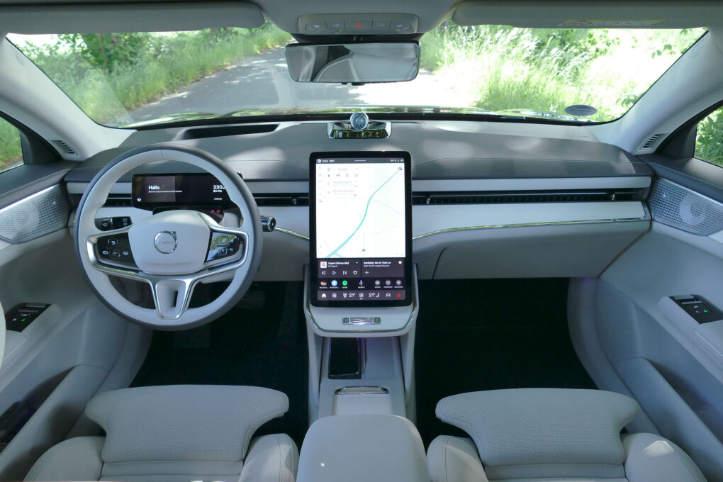 Volvo ES90 Cockpit