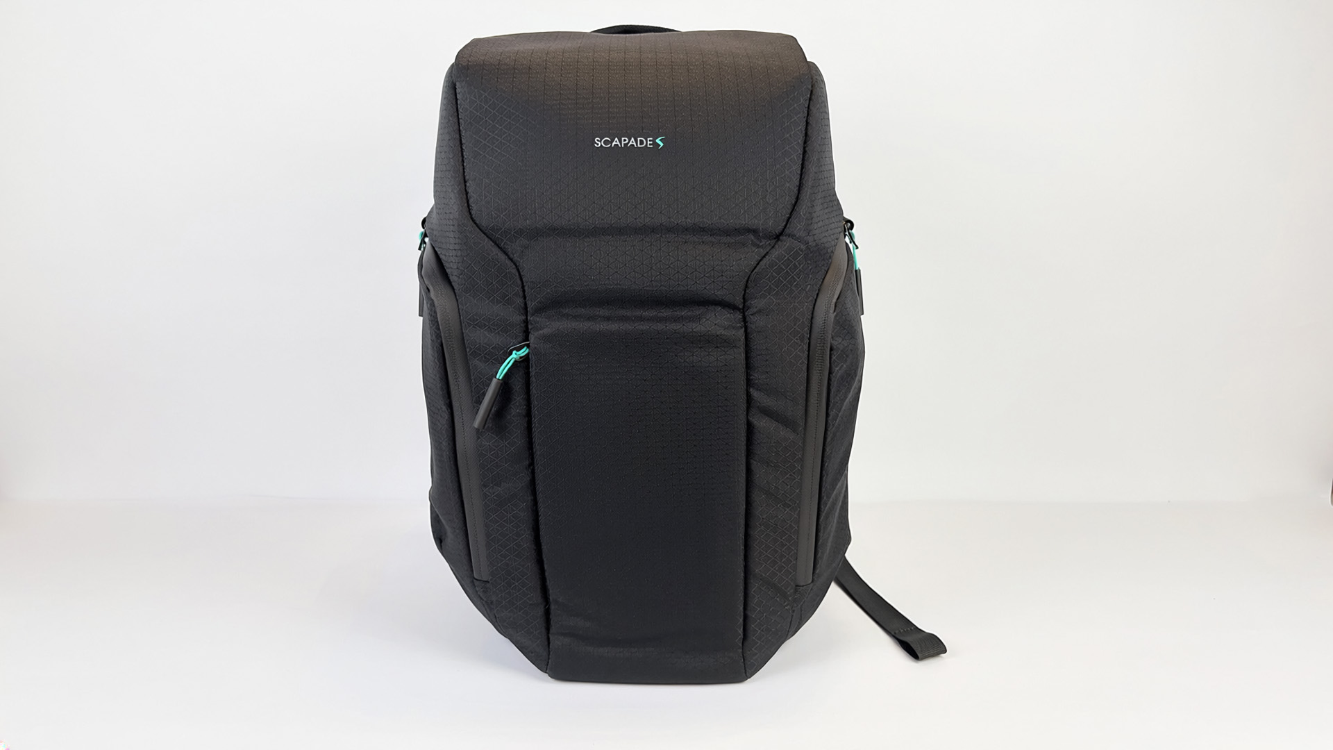 Das Scapade AirPack vor weißem Hintergrund
