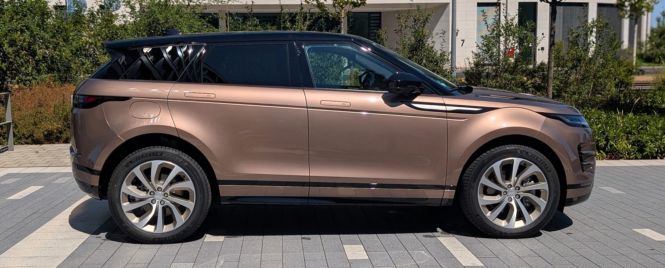 Range Rover Evoque P270e Seitenasicht
