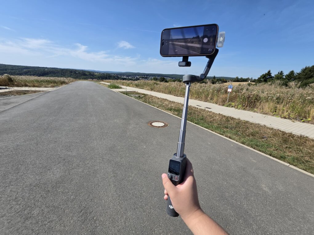 DJI Osmo Mobile 8P stab ausgefahren