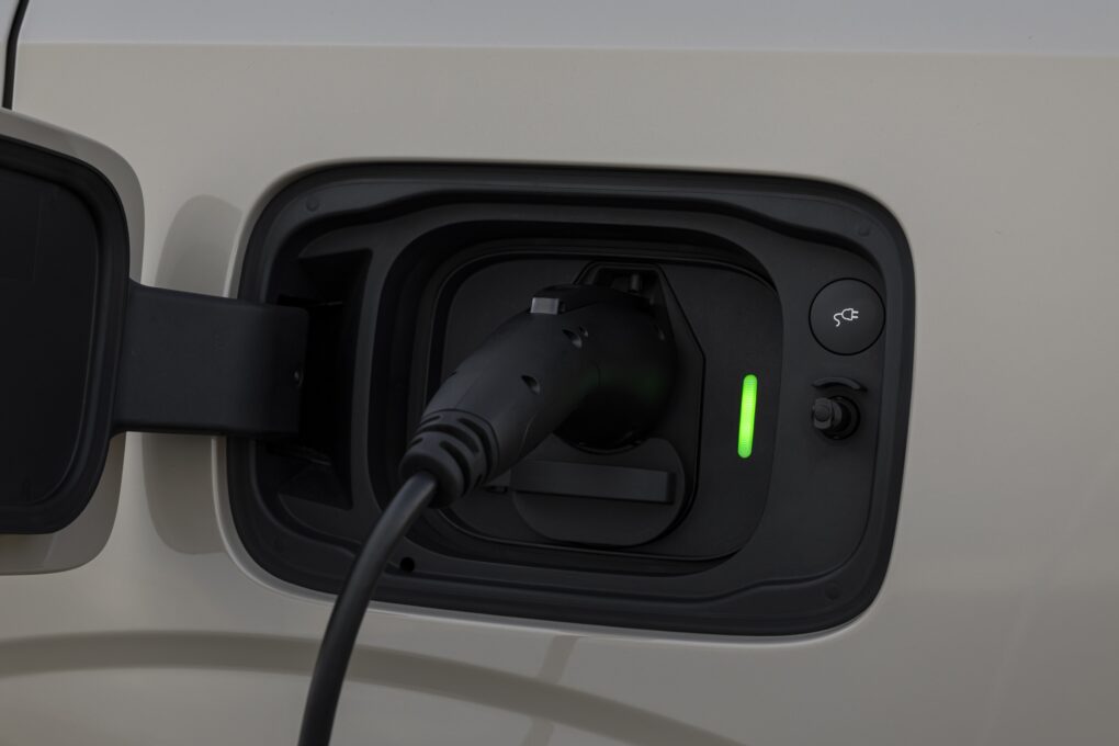 Volvo EX90 Laden